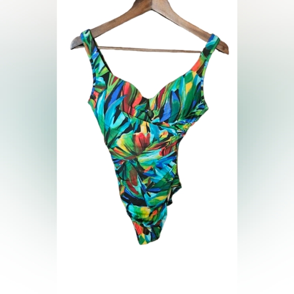 Miraclesuit Must Have's Escape Swimsuit Tropical Leaves - Picture 1 of 6